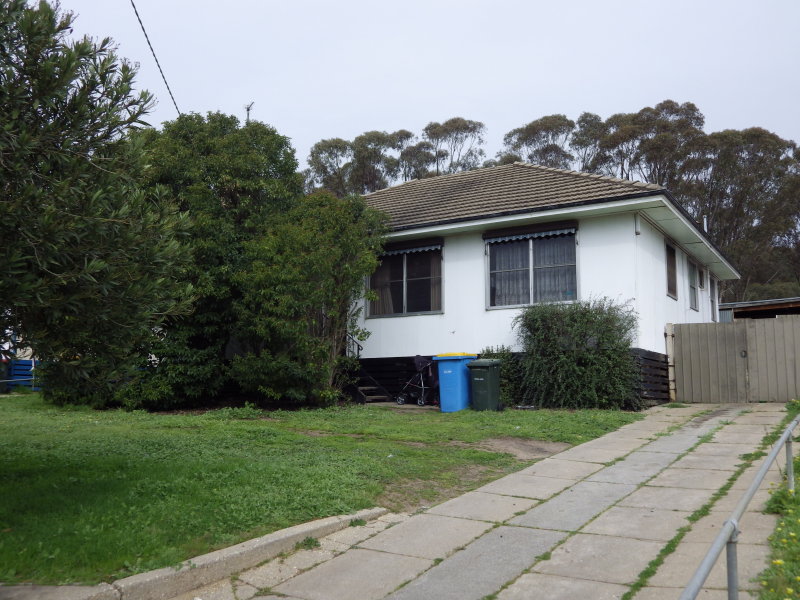 77 Chisholm Cres, Seymour, VIC 3660