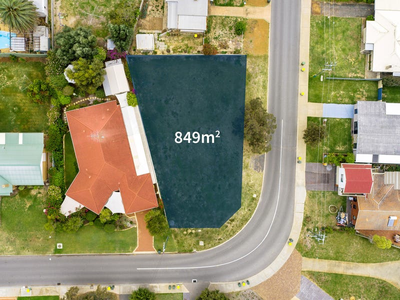 2 Barwell Street, Silver Sands, WA 6210