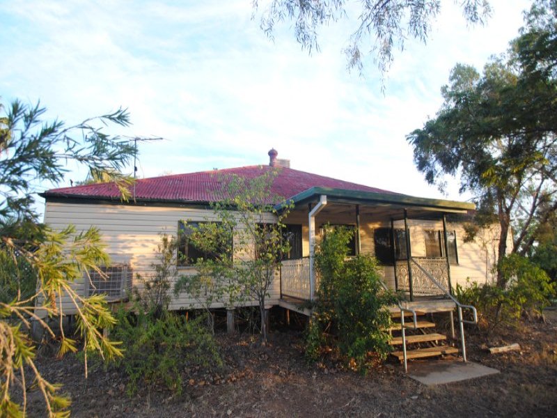 111 Fir Street, Barcaldine, Qld 4725 Property Details