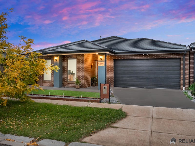 4 Dewberry Street, Manor Lakes, VIC 3024