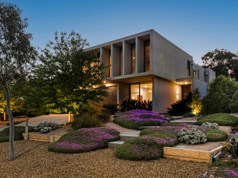 68 Lanark Drive, Junortoun, Vic 3551 Property Details