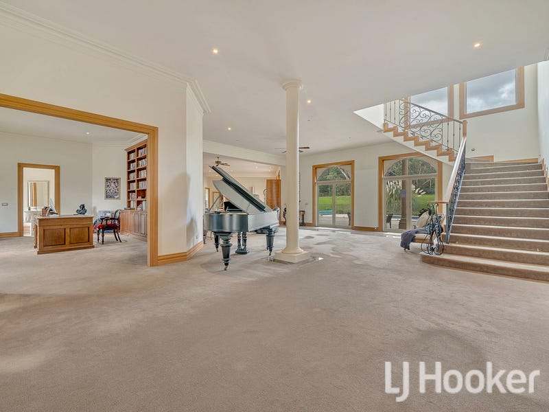 13 Maree Court, Kilsyth, Vic 3137 House for Sale