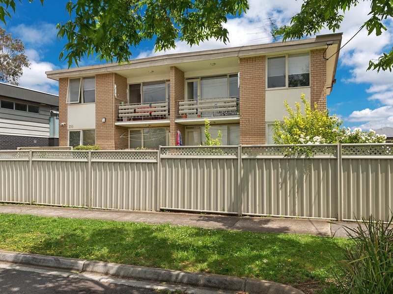 2/210 Arthur Street, Fairfield, Vic 3078 Property Details