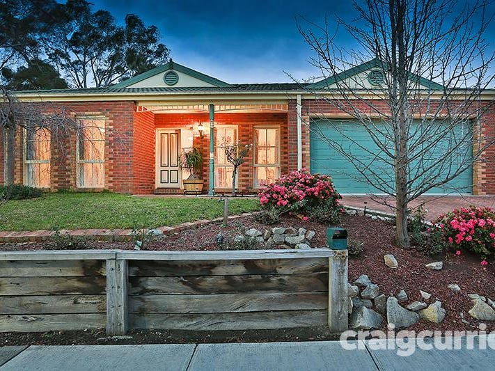 28 HERITAGE Boulevard, Pakenham, Vic 3810 Property Details