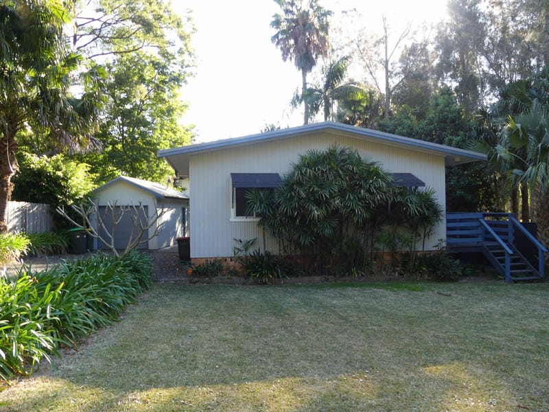 196 Charlotte Bay Street, Charlotte Bay, NSW 2428