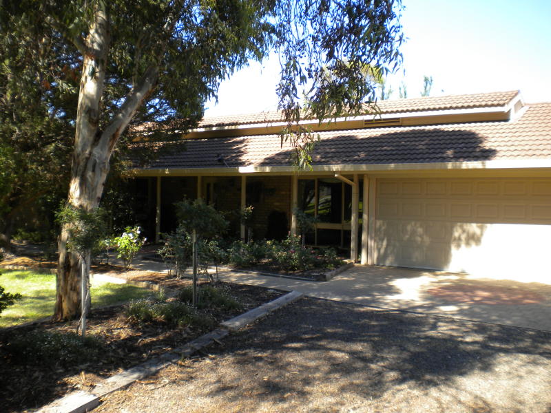 9 Dobson Road, Grahamvale, VIC 3631