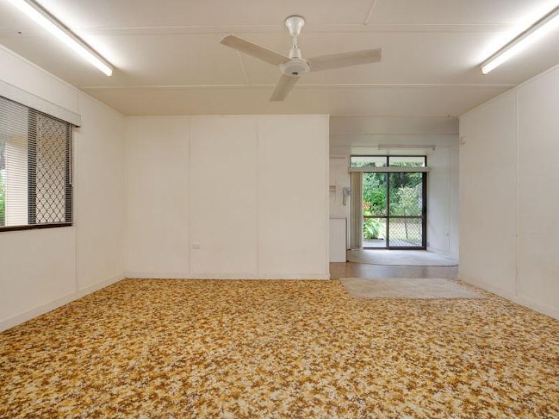 92 Enmore Street, Manoora, Qld 4870 Property Details