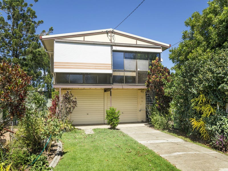 2 Donald Street, Woody Point, QLD 4019