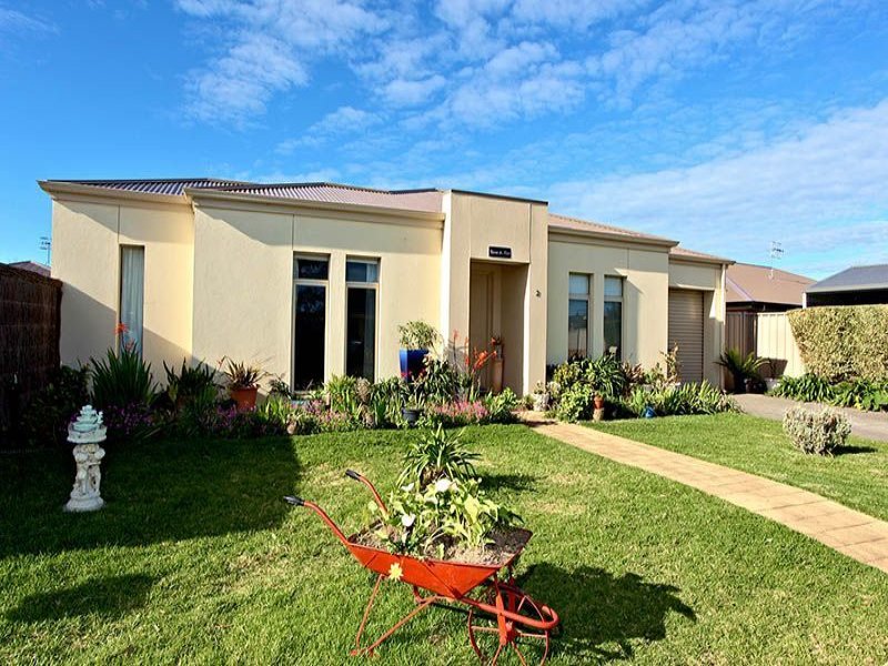 2 Smith Street, Encounter Bay, SA 5211