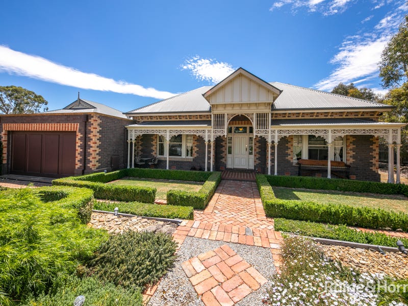 230 Riddell Road, Sunbury, Vic 3429 Property Details