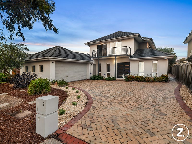7 Fifth Avenue, Point Cook, VIC 3030 - realestate.com.au