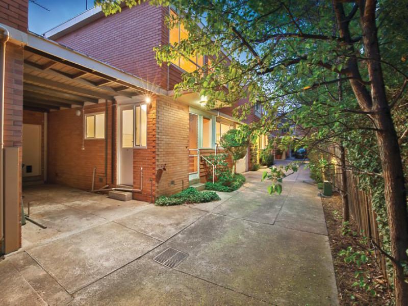 2/2C Adeney Avenue, Kew, Vic 3101 Property Details
