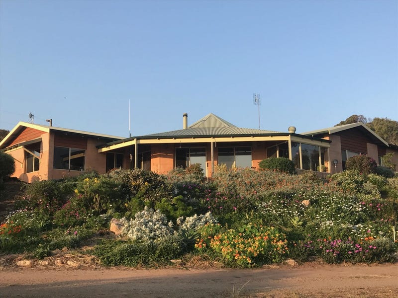 35336 Brand Hwy, Greenough, WA 6532 Property Details