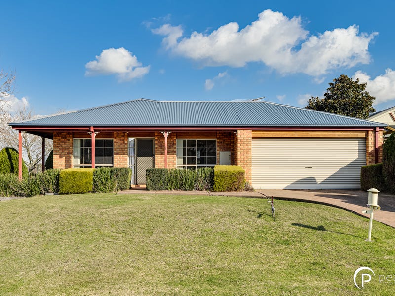 1 Carlisle Drive, Beaconsfield, Vic 3807 Property Details