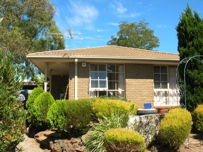 72 Warrawee Circuit, Frankston, Vic 3199 Property Details