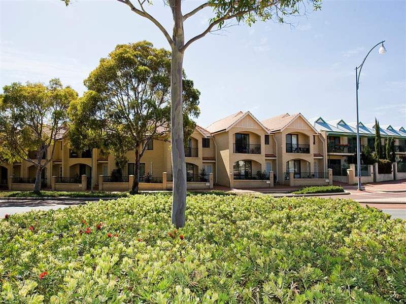 17 Grand Boulevard, Joondalup, WA 6027 Property Details