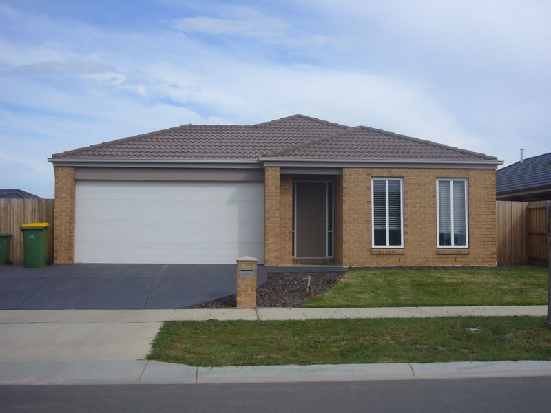 43 Belvedere Drive, Pakenham, Vic 3810