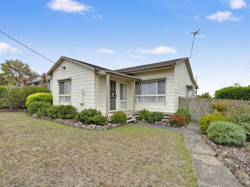 8 Barker Crescent, Traralgon, Vic 3844 - Property Details