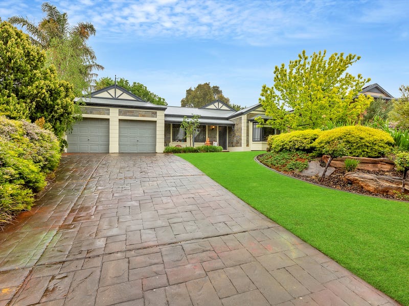 10 Houndsgate Court, Onkaparinga Hills, SA 5163 House for Sale