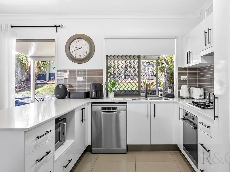 Real Estate & Property for Sale in Mooloolaba, QLD 4557 (+1 location ...