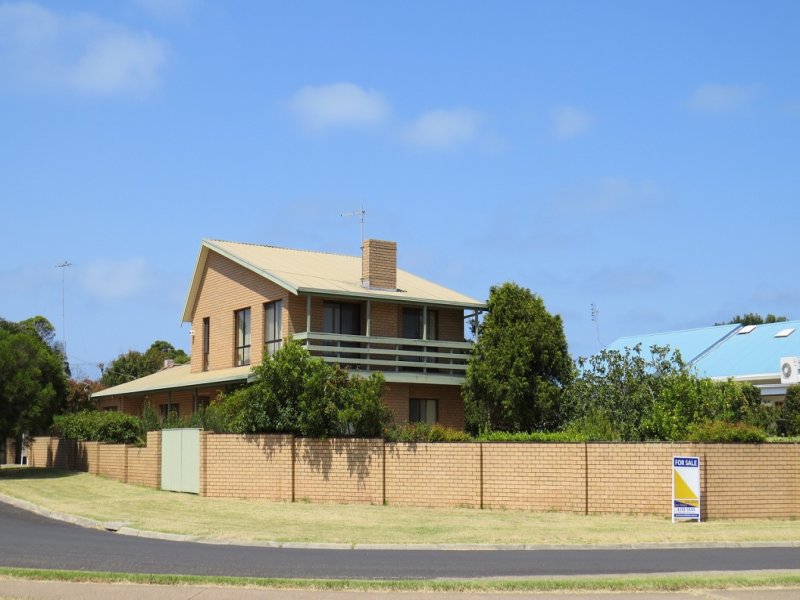 2 Lambert Street, Lakes Entrance, VIC 3909