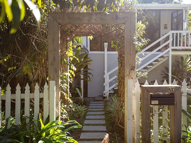 37 Matilda Street, Burleigh Heads, QLD 4220