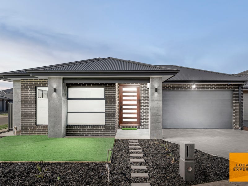 8 Roosevelt Drive, Rockbank, Vic 3335 House for Sale