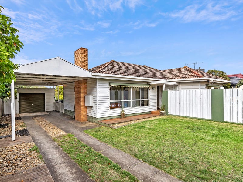 17 Highview Parade, Hamlyn Heights, VIC 3215