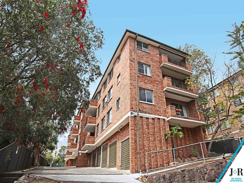 8/33 Meadow Crescent, Meadowbank, NSW 2114 Property Details