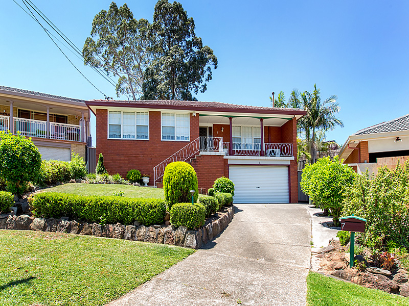 7 Barlow Place, Hall, NSW 2198