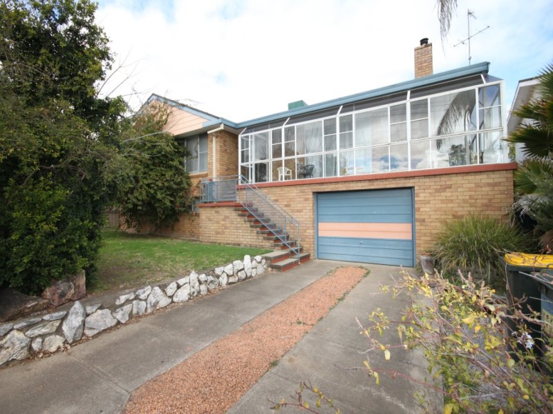 93 Hillvue Road, Tamworth, NSW 2340 Property Details