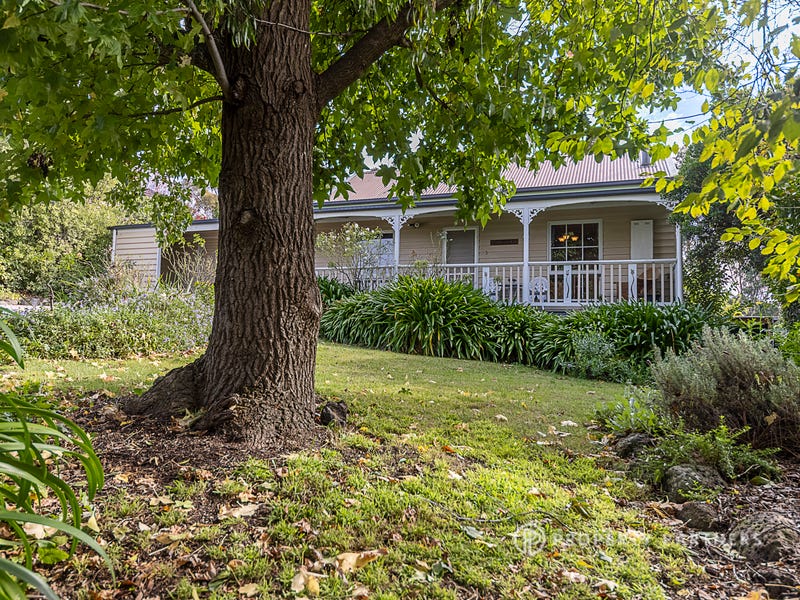 2/33A Drummond Road, Seville, Vic 3139 House for Sale