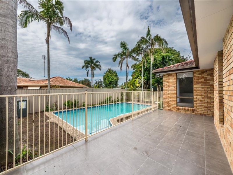 11 Koomooloo Court, Mermaid Waters, QLD