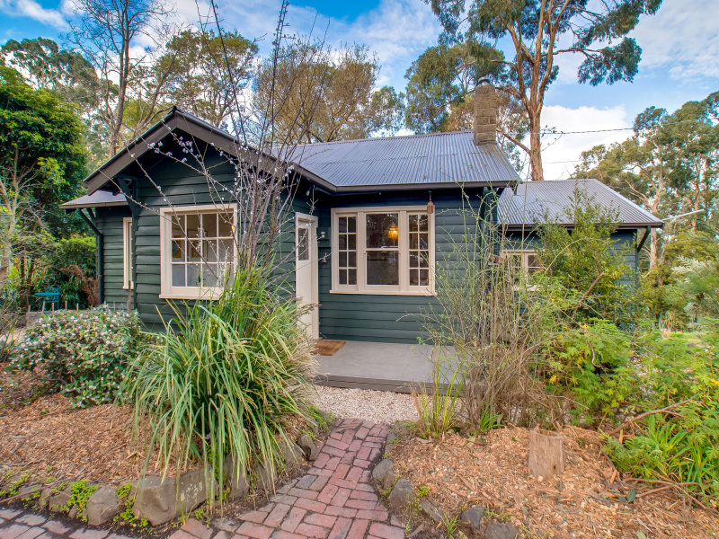 90 Mast Gully Road, Upwey, VIC 3158