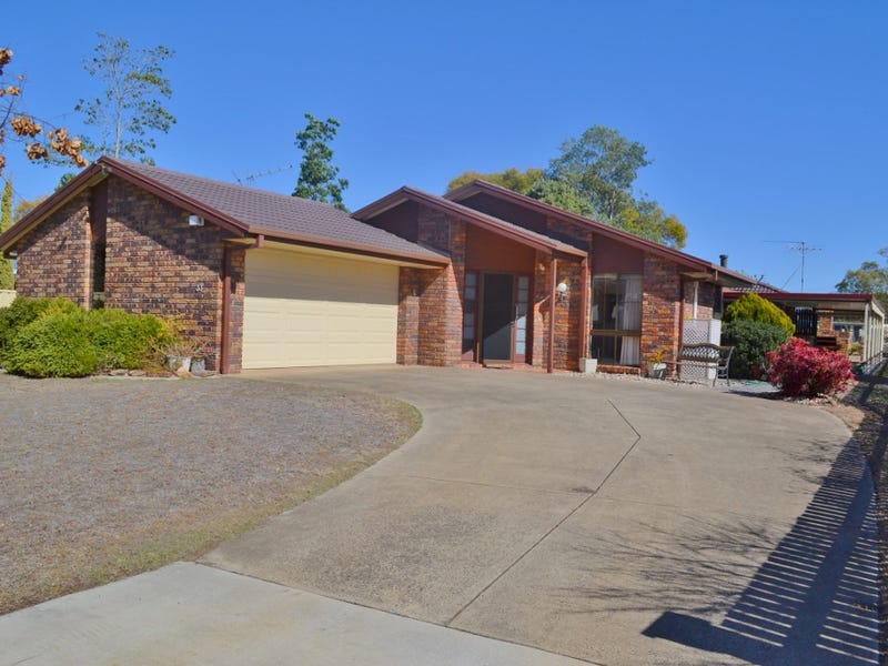 33 Briggs Street, Pittsworth, QLD 4356