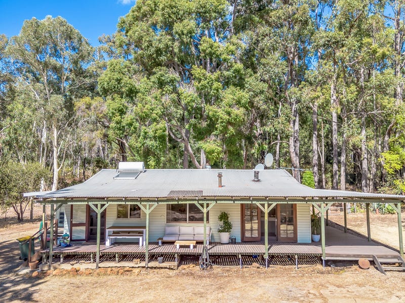 18 Holyoake Road, Dwellingup, WA 6213