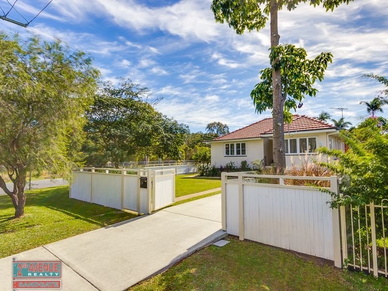 129 Hoskins Street, Sandgate, Qld 4017 Property Details