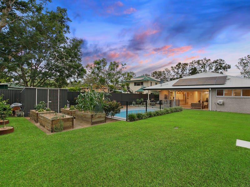 30 Sunnyside Road, Scarborough, Qld 4020 Property Details