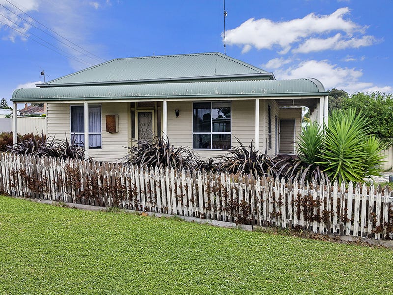 38 Mt Napier Road, Hamilton, Vic 3300