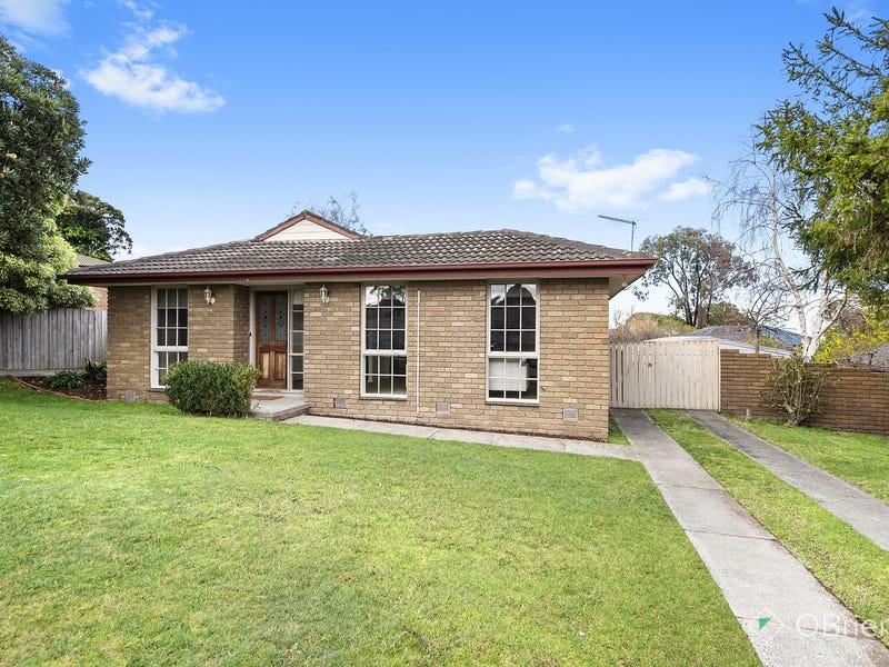 10 Collett Rise, Endeavour Hills, VIC 3802 - realestate.com.au