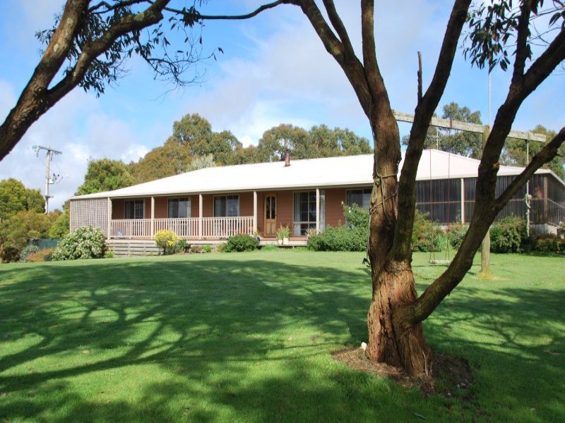 260 Savages Road, Fish Creek, VIC 3959