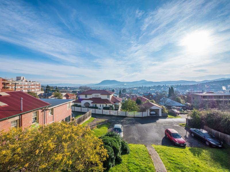 2/41 Augusta Road, Lenah Valley, TAS 7008