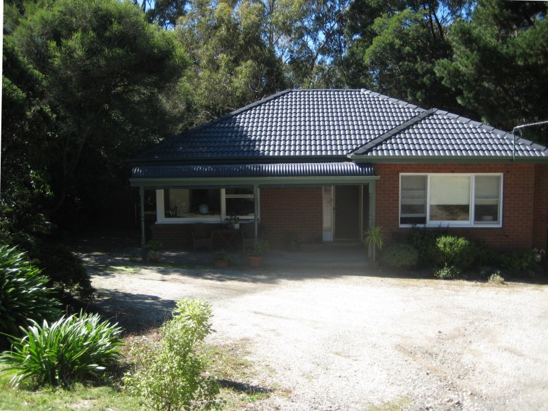 5 Bent Street, Macedon, Vic 3440 Property Details