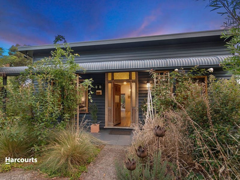8 Garthfield Avenue, Tas 7112 Property Details