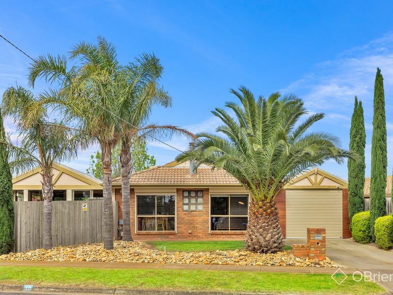 40 Queensbury Way, Werribee, VIC 3030