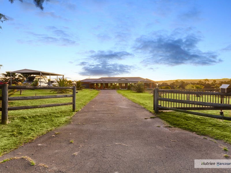 10 Scanlons Road, Wandong, Vic 3758 House for Sale