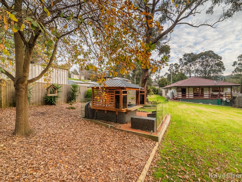 12 Caroline Avenue, Cockatoo, Vic 3781 House for Sale