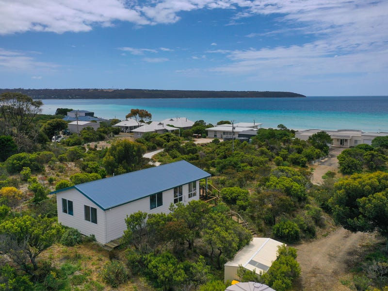 19 Flinders Grove, Island Beach, SA 5222