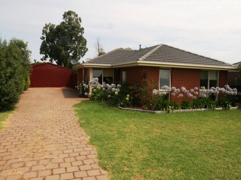 9 Christina Crescent, Kurunjang, Vic 3337 Property Details