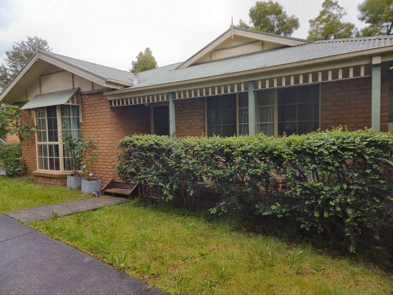 2/10 Laird Street, Croydon, VIC 3136